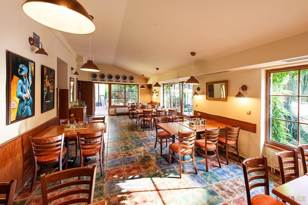 Restaurace A Penzion U Palecku Skuteč Zewnętrze zdjęcie